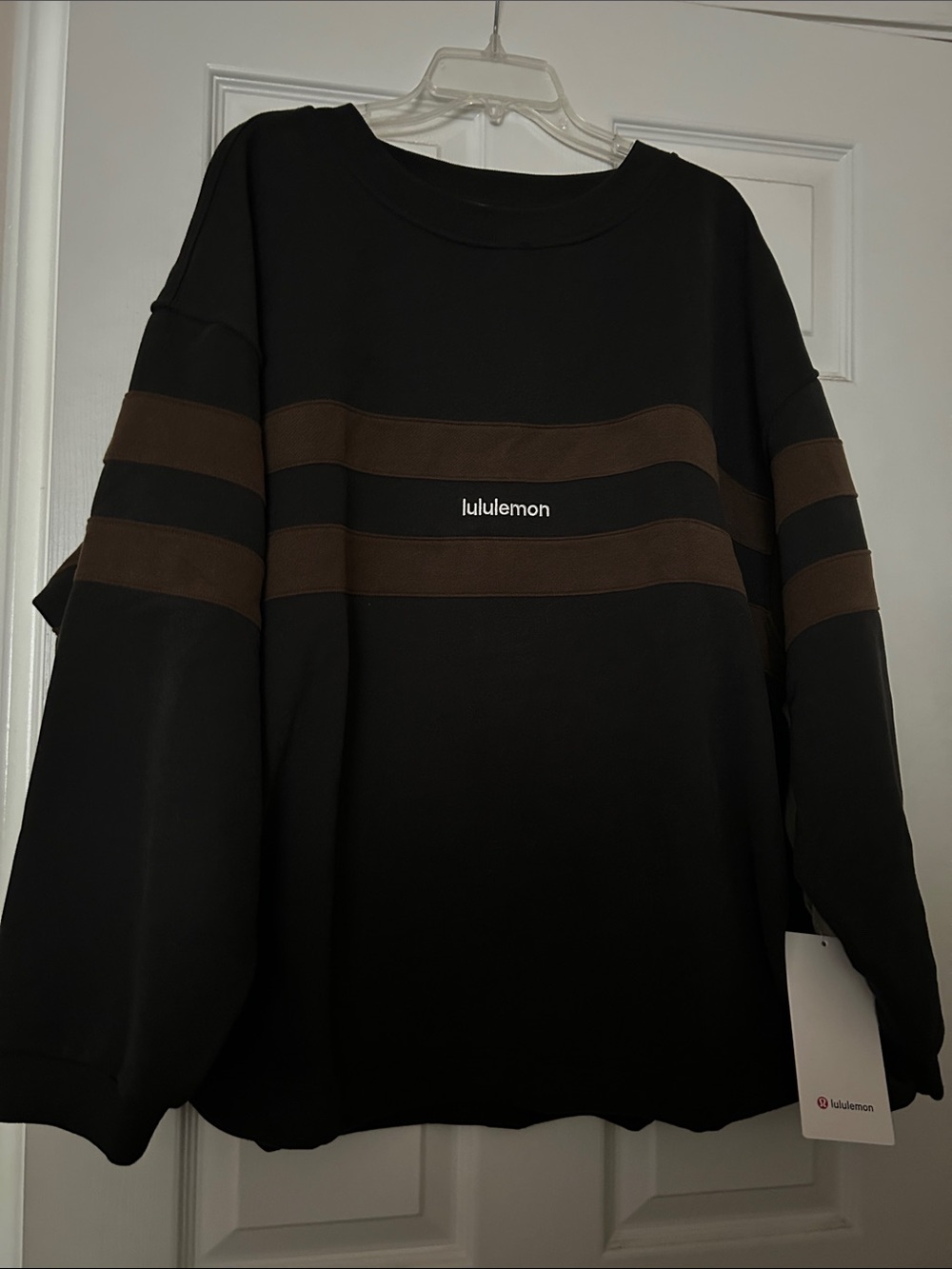 lululemon athletica women’s  Black Crewneck Sweatshirt with Brown Stripes